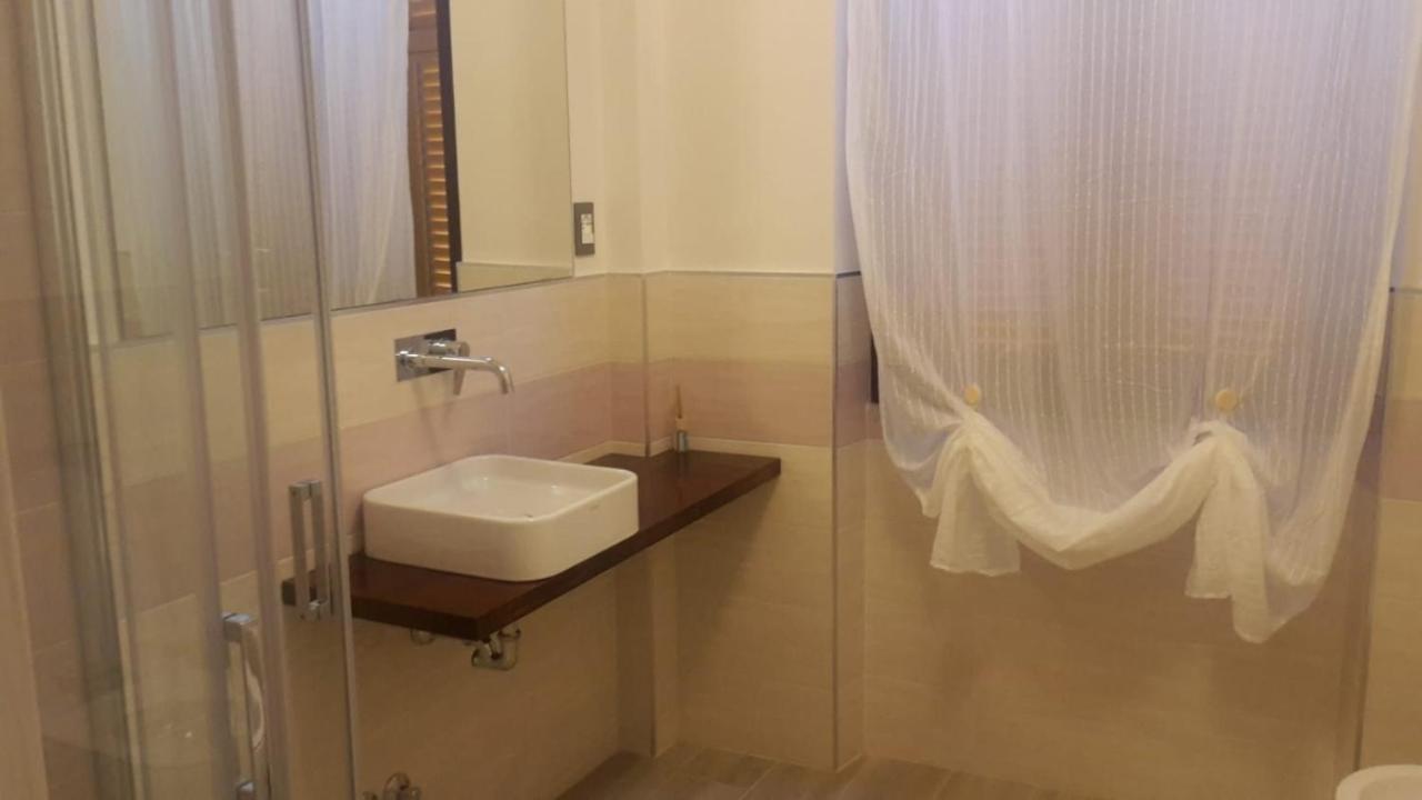 Brezza Marina Bed and Breakfast Marina Di Carrara Exteriör bild