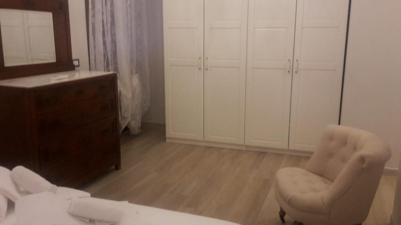 Brezza Marina Bed and Breakfast Marina Di Carrara Exteriör bild