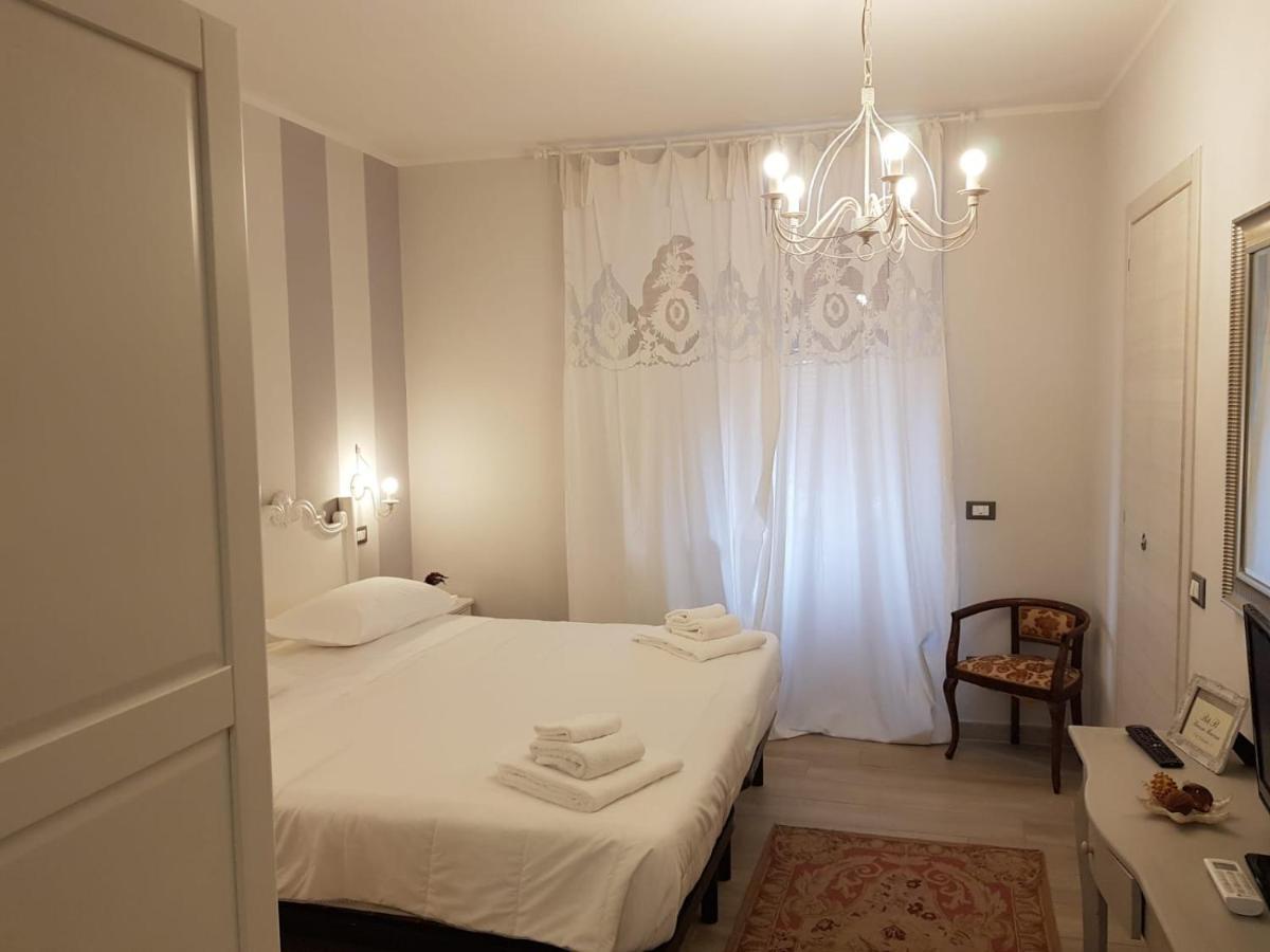Brezza Marina Bed and Breakfast Marina Di Carrara Exteriör bild