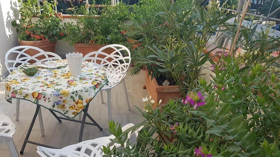 Brezza Marina Bed and Breakfast Marina Di Carrara Exteriör bild